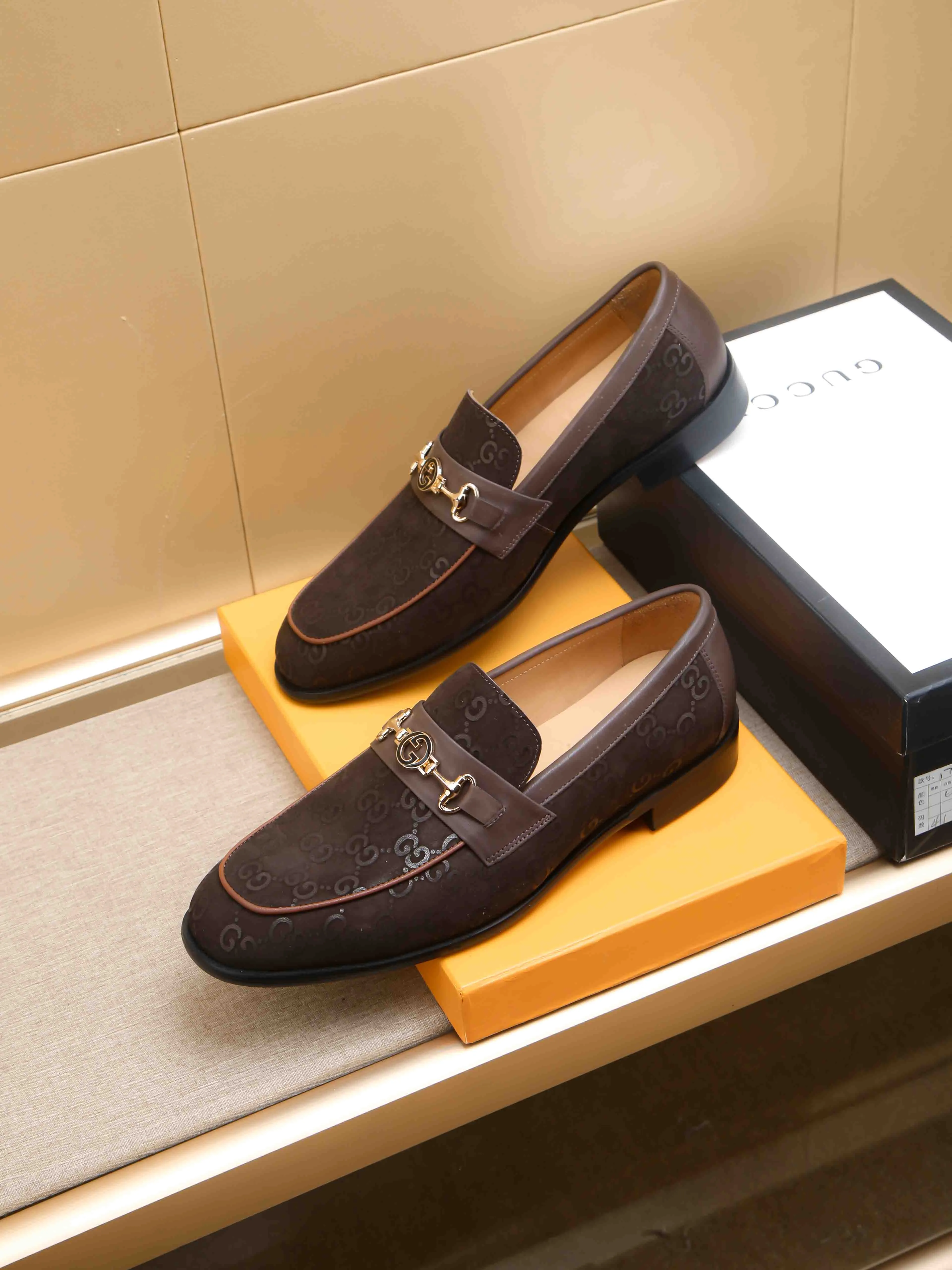 Men's men's shoes 💰460 🆘【GUCCI】Gucci ·🐂里· Hot-selling pea shoes top brand luxury, top quality, the latest fashion pea shoes.. The upper is made of original first-layer cowhide. (Full first-layer water-dyed 🐂 leather·inner). The original stylish and stylish soft rubber wear-resistant and non-slip outsole is light and comfortable on the foot, available in 3 colors! Matching code: 39-44 (customized at 39.45.46)